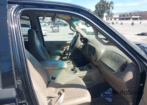 2001 Ford Expedition Eddie Bauer из США, поврежденный, VIN 1FMEU17W01LB39079